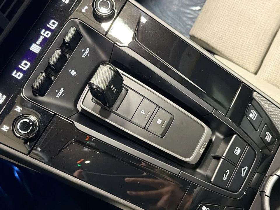 2025 Porsche 992 Carrera S - Image 26 of 31