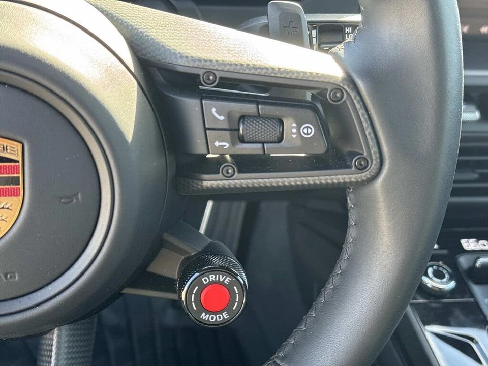 2025 Porsche 992 Carrera S - Image 22 of 27