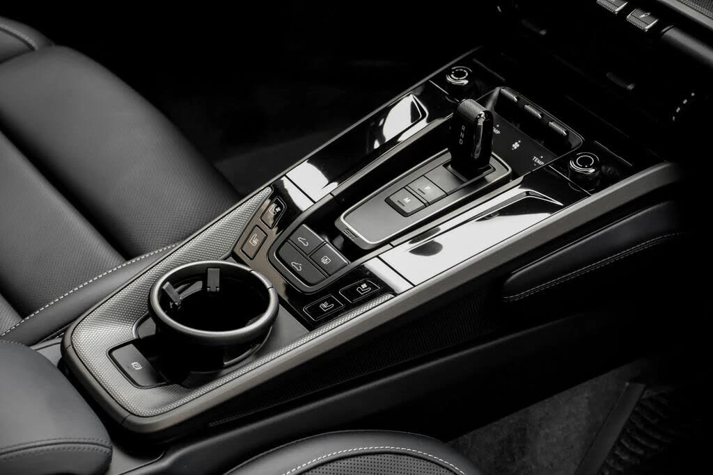 2025 Porsche 992 Carrera S - Image 23 of 31