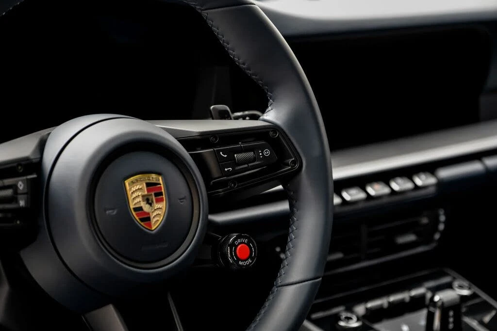 2025 Porsche 992 Carrera S - Image 17 of 31