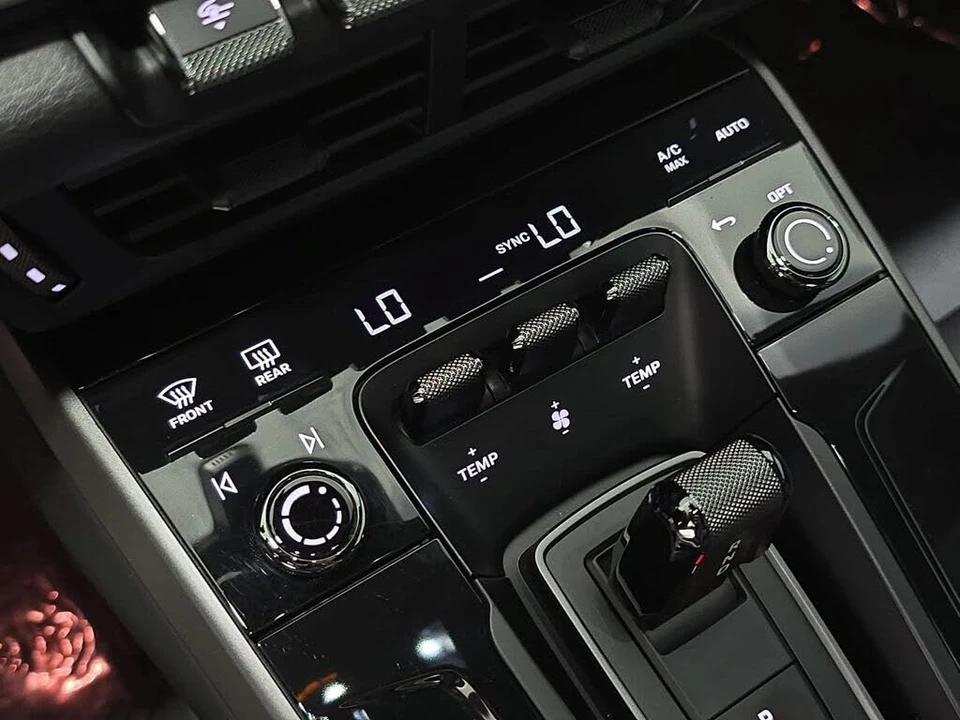 2025 Porsche 992 Carrera S - Image 19 of 31