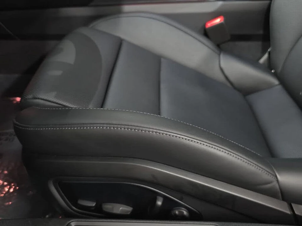 2025 Porsche 992 Carrera S - Image 25 of 31