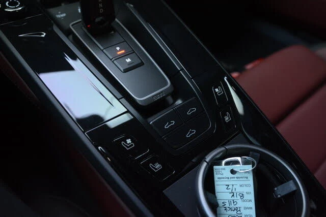 2025 Porsche 992 Carrera S - Image 23 of 31