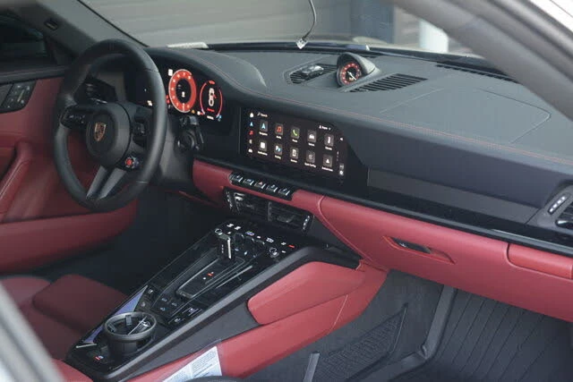2025 Porsche 992 Carrera S - Image 27 of 31