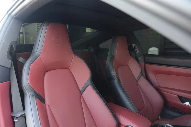 2025 Porsche 992 Carrera S - Image 26 of 31