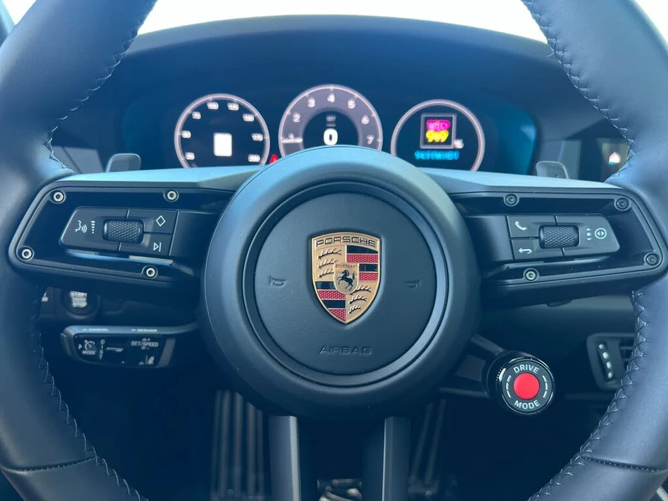 2025 Porsche 992 Carrera S - Image 23 of 29