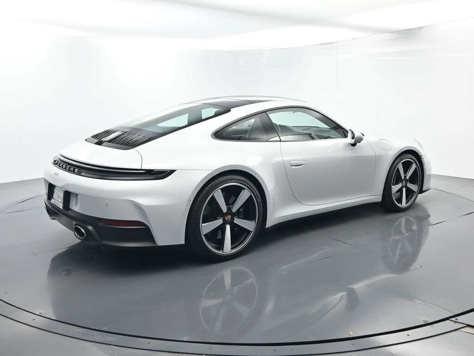 2025 Porsche 992 Carrera S - Image 15 of 31