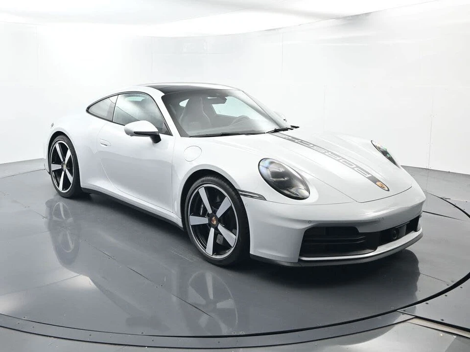 2025 Porsche 992 Carrera S - Image 17 of 31