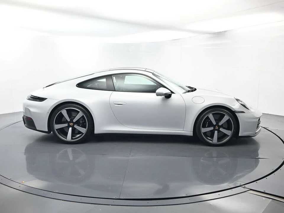 2025 Porsche 992 Carrera S - Image 16 of 31