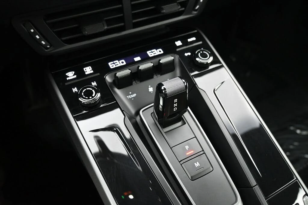 2025 Porsche 992 Carrera S - Image 11 of 31