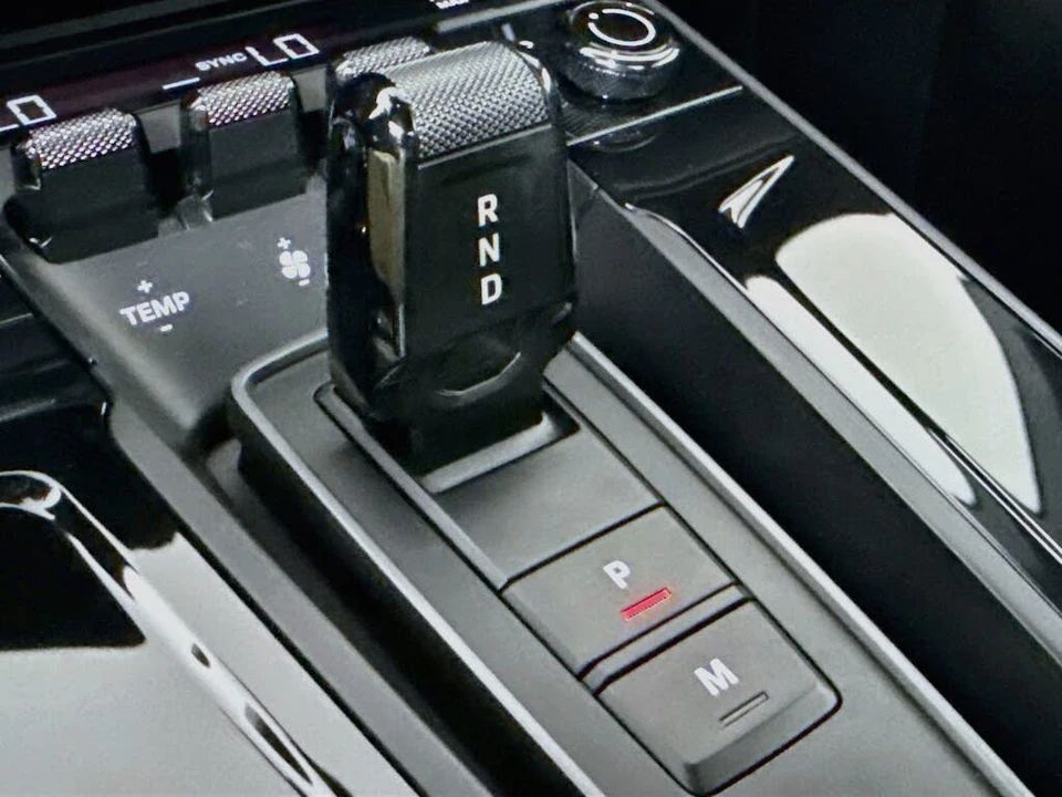 2025 Porsche 992 Carrera S - Image 18 of 26