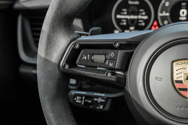 2025 Porsche 992 Carrera S - Image 19 of 31
