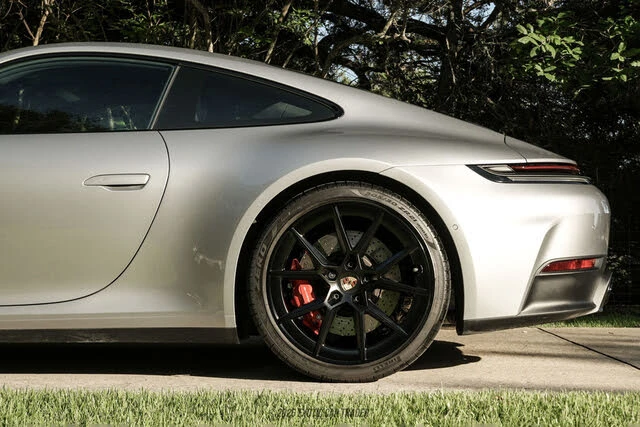 2025 Porsche 992 Carrera S - Image 5 of 31