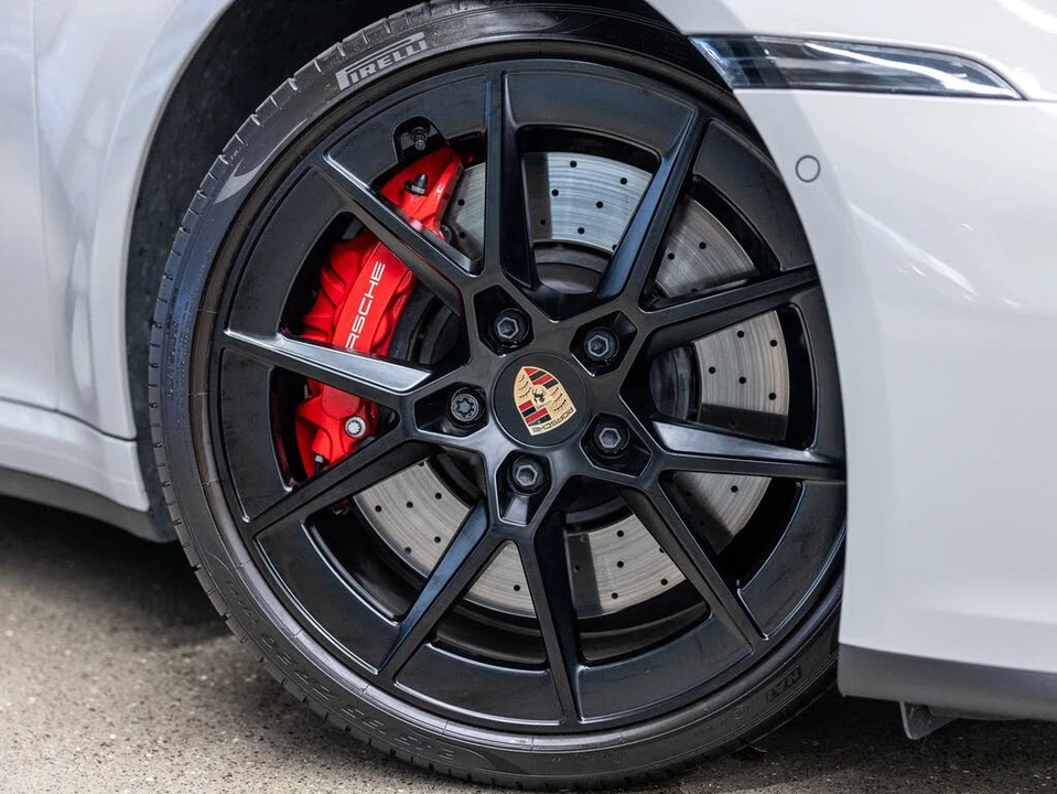 2025 Porsche 992 Carrera S - Image 19 of 31