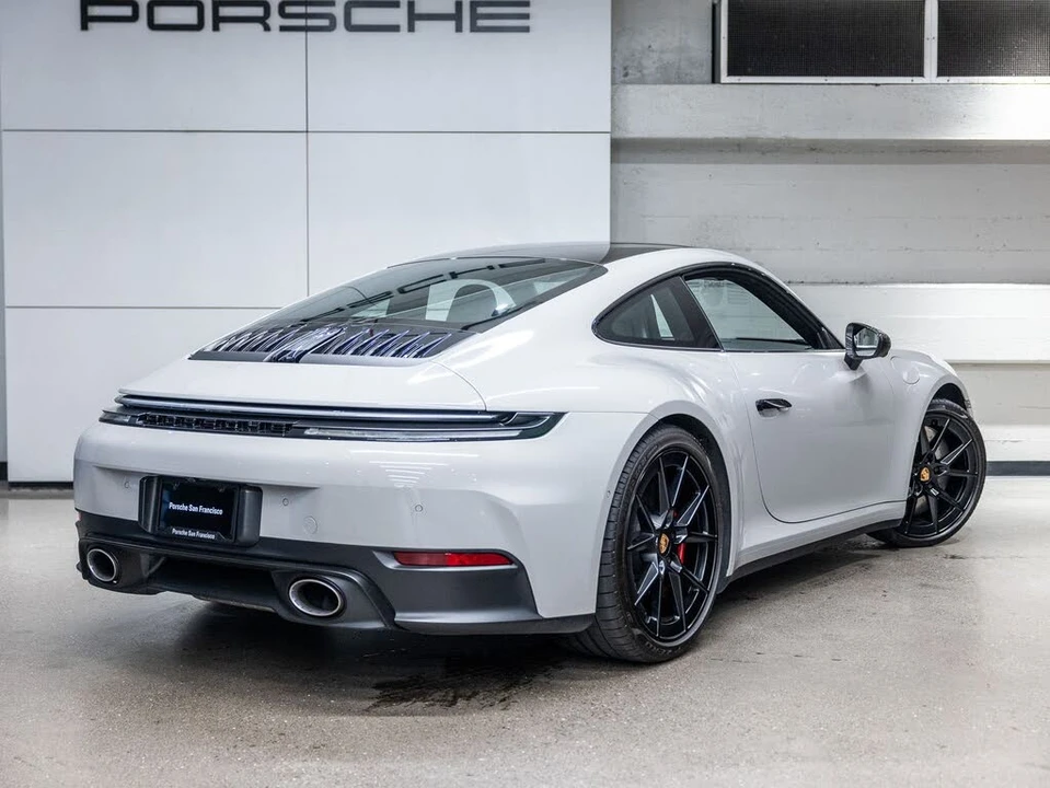 2025 Porsche 992 Carrera S - Image 27 of 31