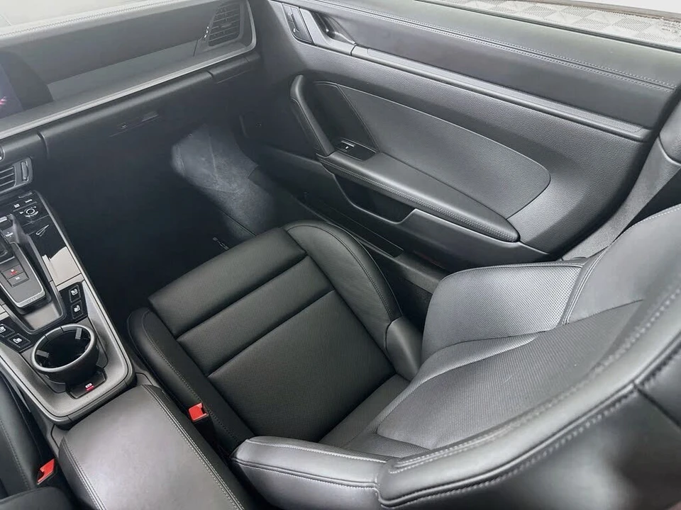 2025 Porsche 992 Carrera S - Image 23 of 31