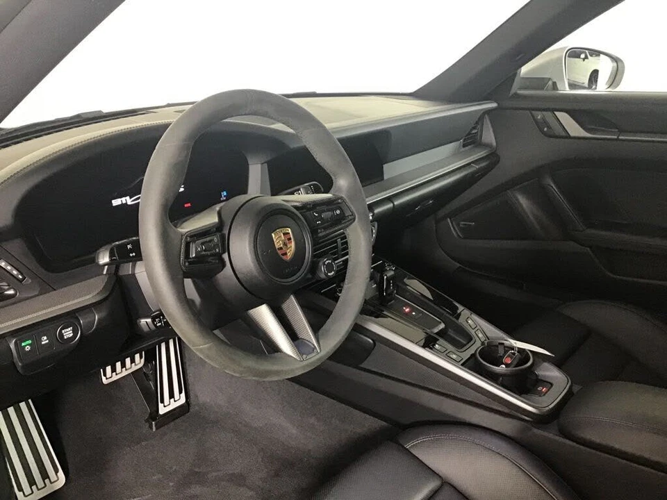 2025 Porsche 992 Carrera S - Image 4 of 7