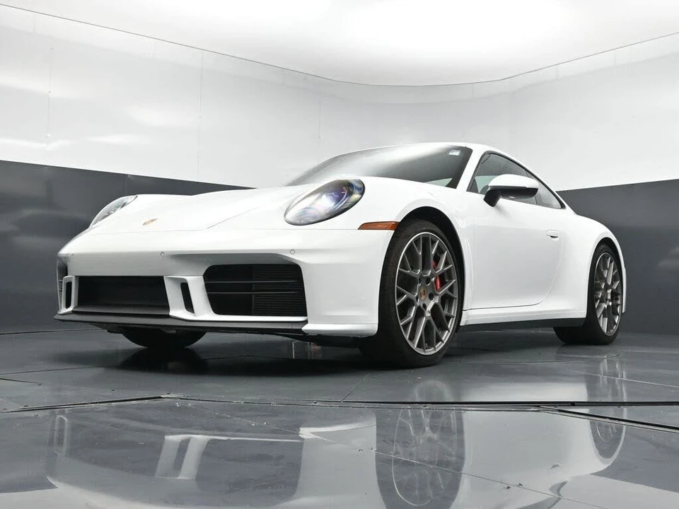 2025 Porsche 992 Carrera S - Image 24 of 31