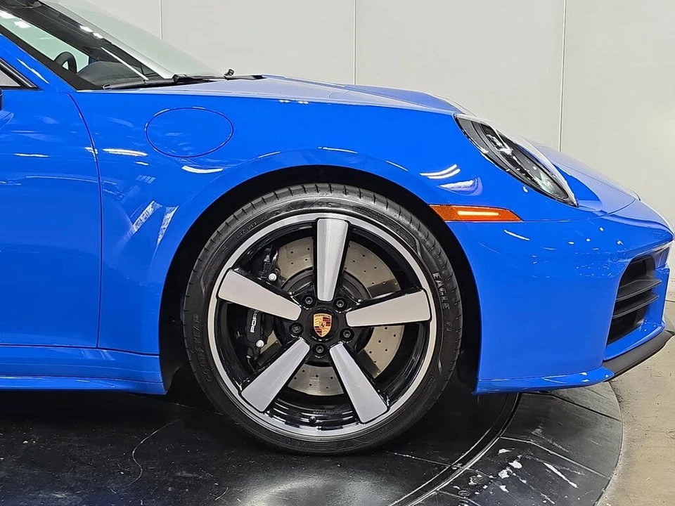 2025 Porsche 992 Carrera S - Image 11 of 30