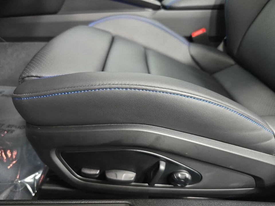 2025 Porsche 992 Carrera S - Image 23 of 30