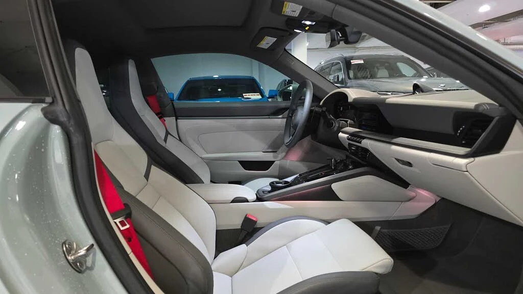 2025 Porsche 992 Carrera S - Image 11 of 31