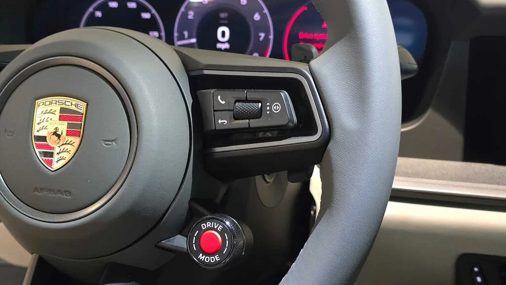 2025 Porsche 992 Carrera S - Image 26 of 31