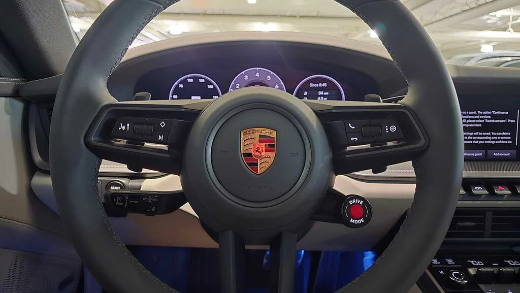 2025 Porsche 992 Carrera S - Image 25 of 31