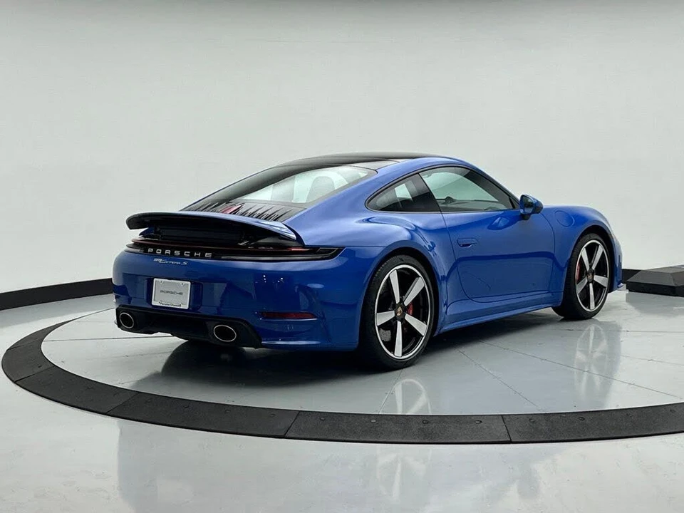 2025 Porsche 992 Carrera S - Image 9 of 31