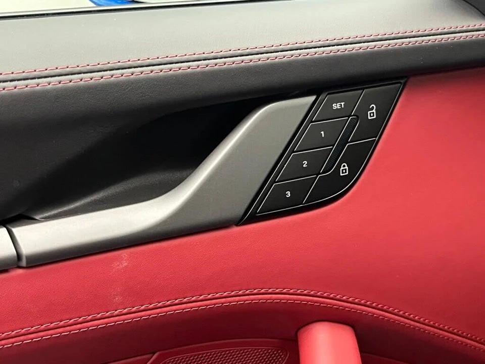 2025 Porsche 992 Carrera S - Image 28 of 31