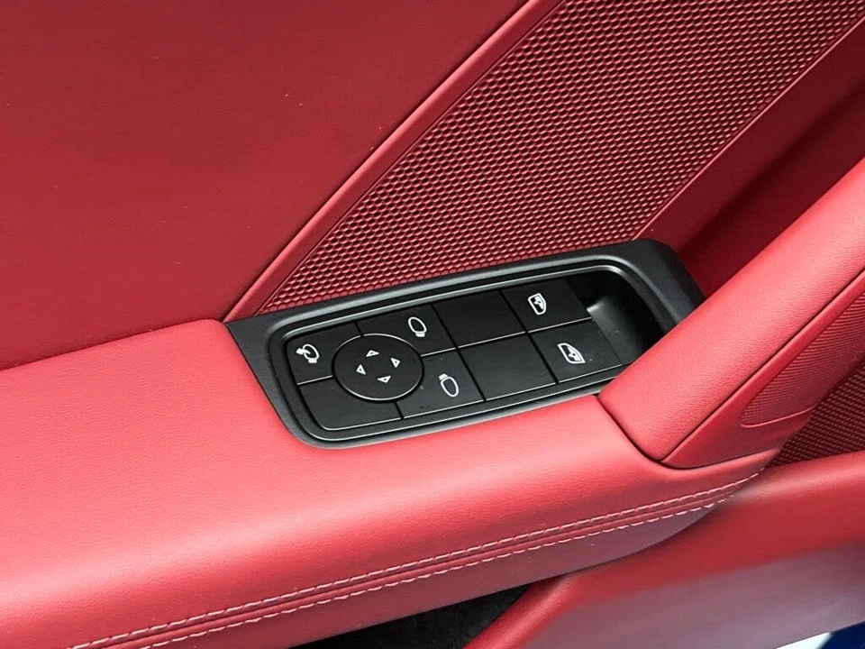 2025 Porsche 992 Carrera S - Image 27 of 31