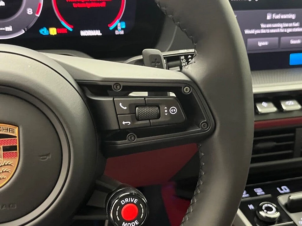 2025 Porsche 992 Carrera S - Image 14 of 31