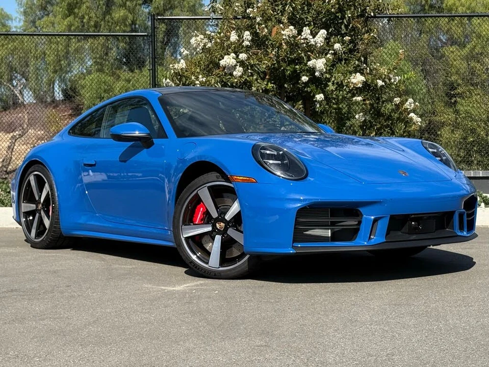 2025 Porsche 992 Carrera S - Image 9 of 31