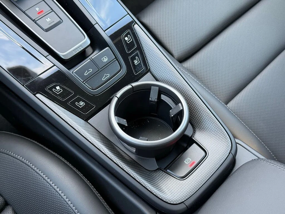 2025 Porsche 992 Carrera S - Image 24 of 31