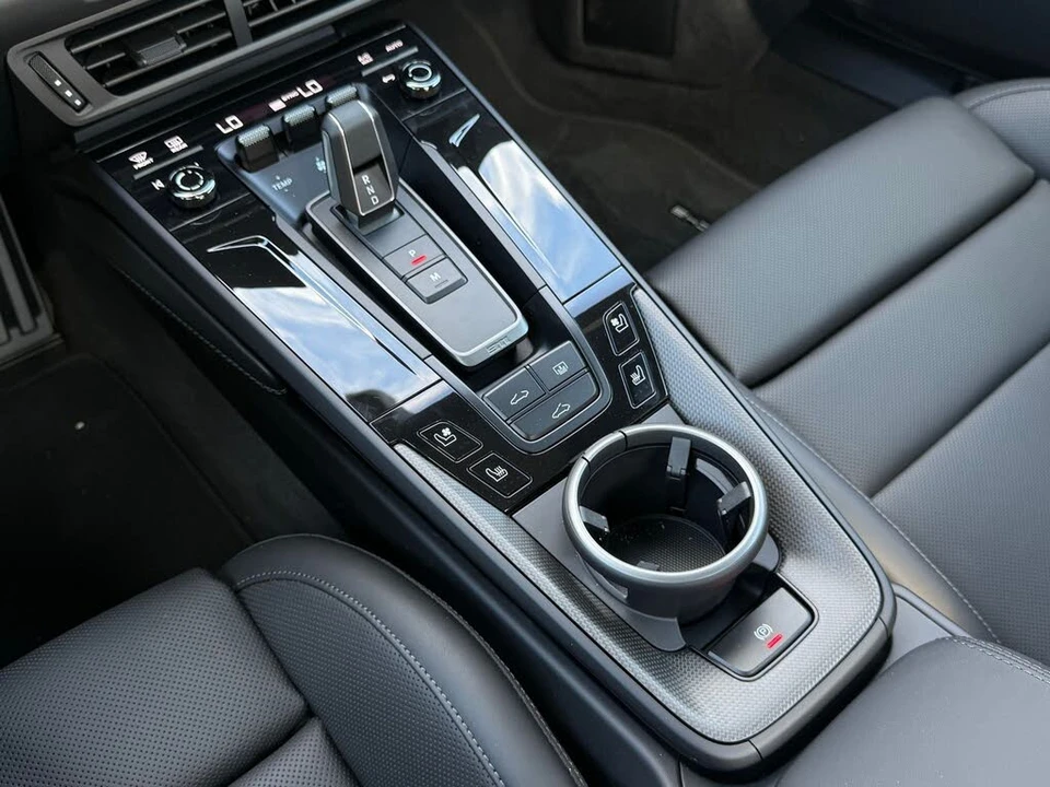 2025 Porsche 992 Carrera S - Image 22 of 31