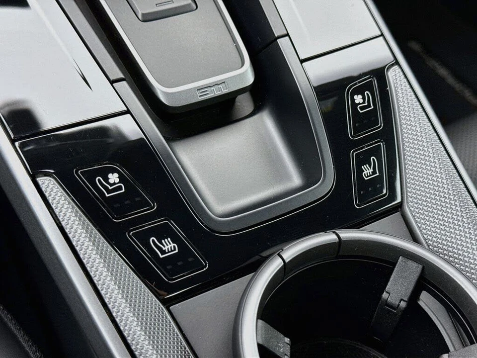 2025 Porsche 992 Carrera S - Image 21 of 30