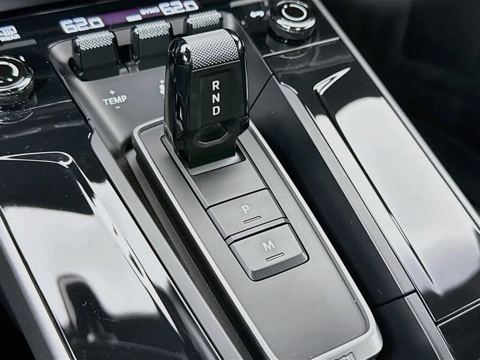 2025 Porsche 992 Carrera S - Image 20 of 30