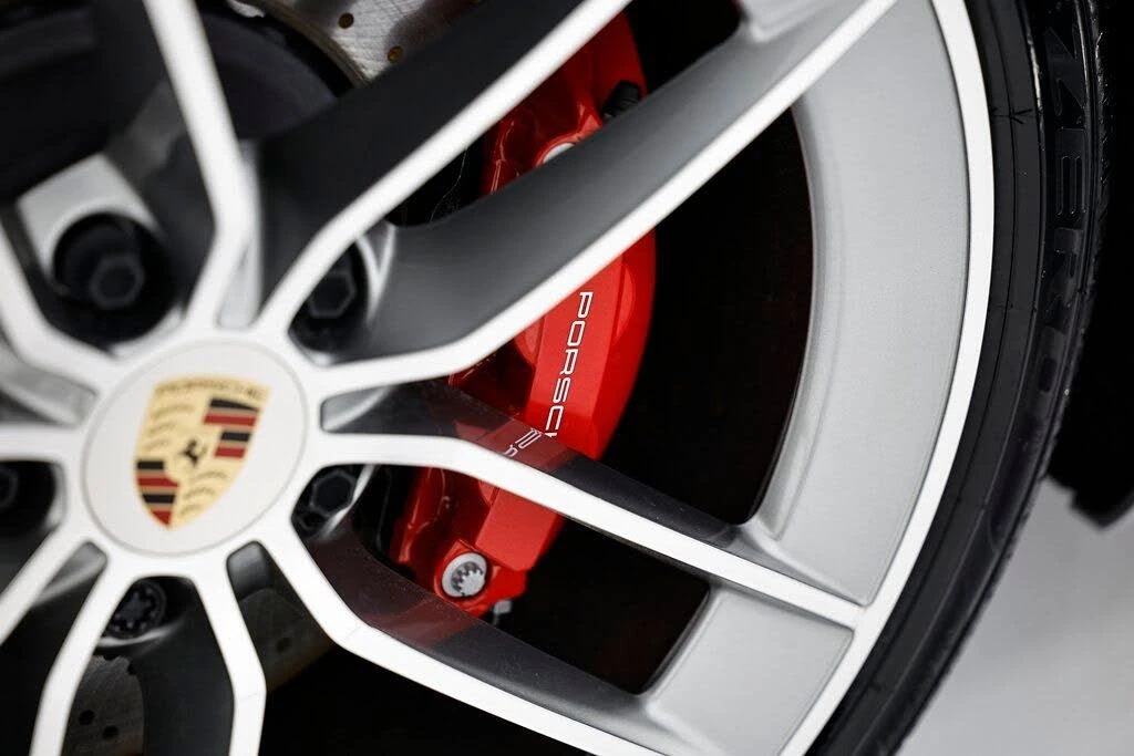 2025 Porsche 992 Carrera S - Image 18 of 31