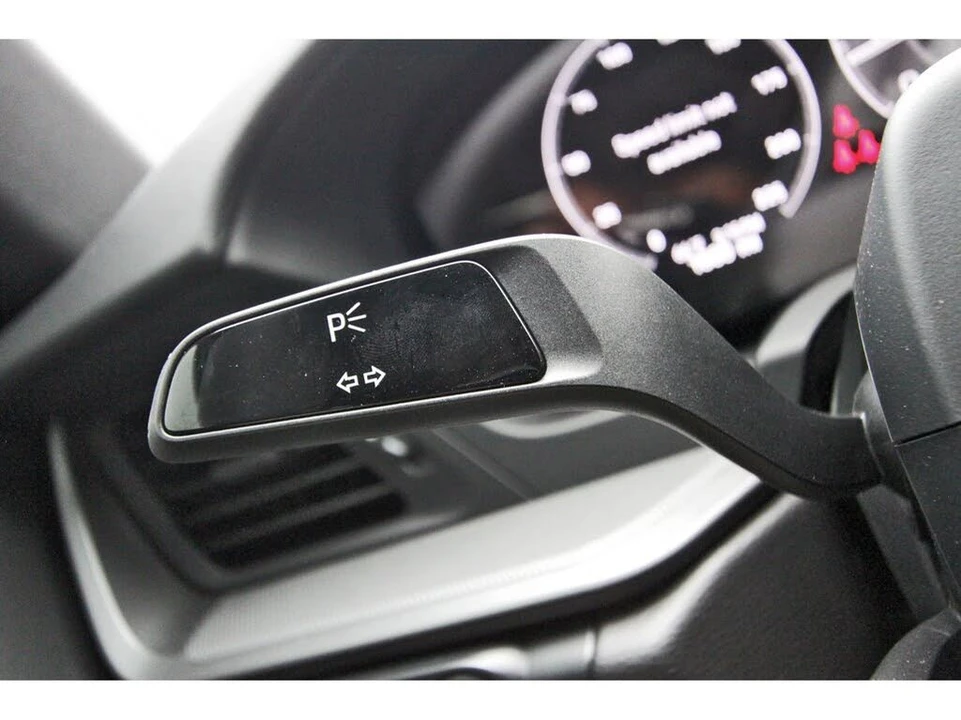 2025 Porsche 992 Carrera S - Image 14 of 31