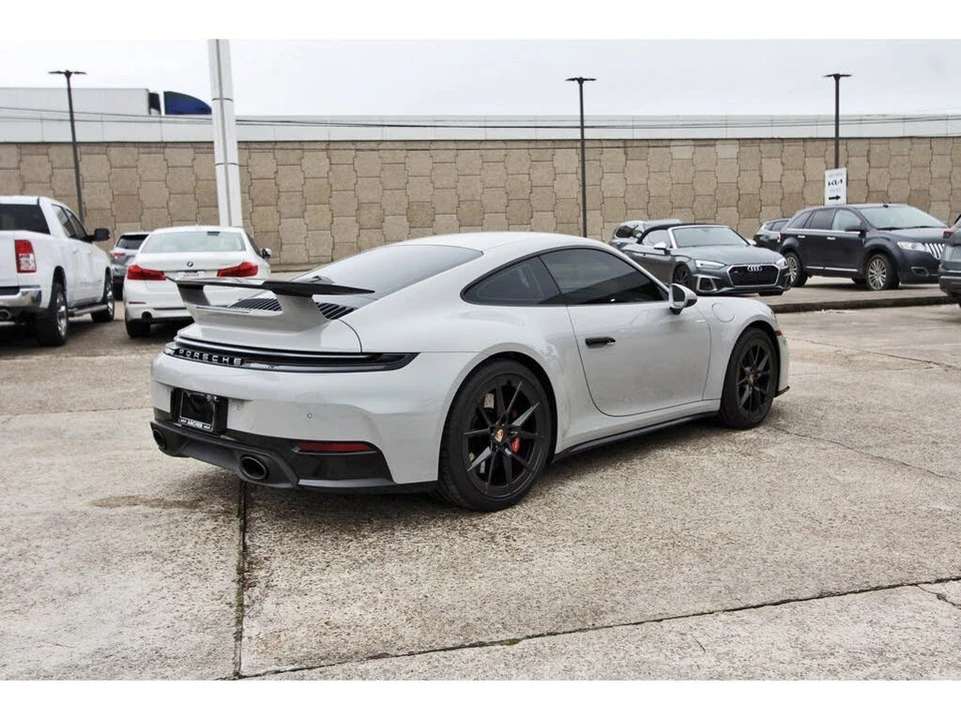 2025 Porsche 992 Carrera S - Image 7 of 31