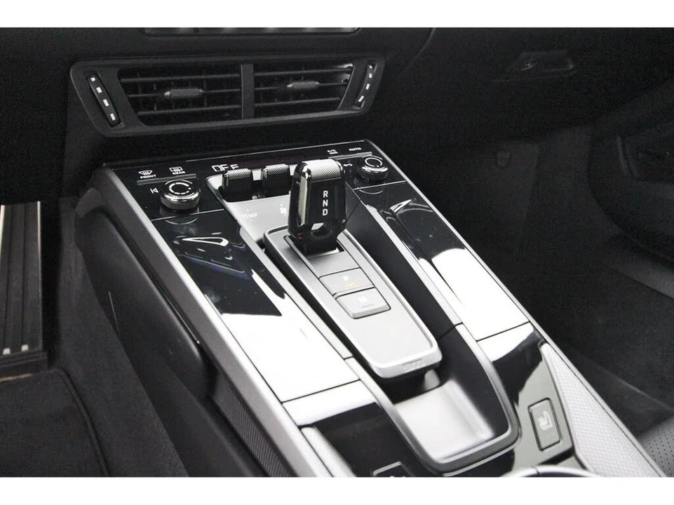 2025 Porsche 992 Carrera S - Image 24 of 31