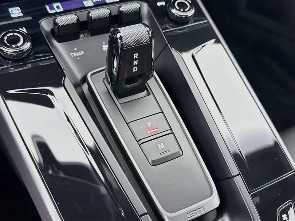 2025 Porsche 992 Carrera S - Image 20 of 31