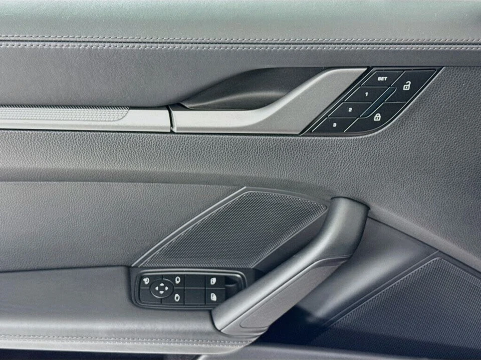 2025 Porsche 992 Carrera S - Image 11 of 31
