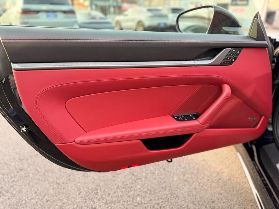 2025 Porsche 992 Carrera S - Image 25 of 31