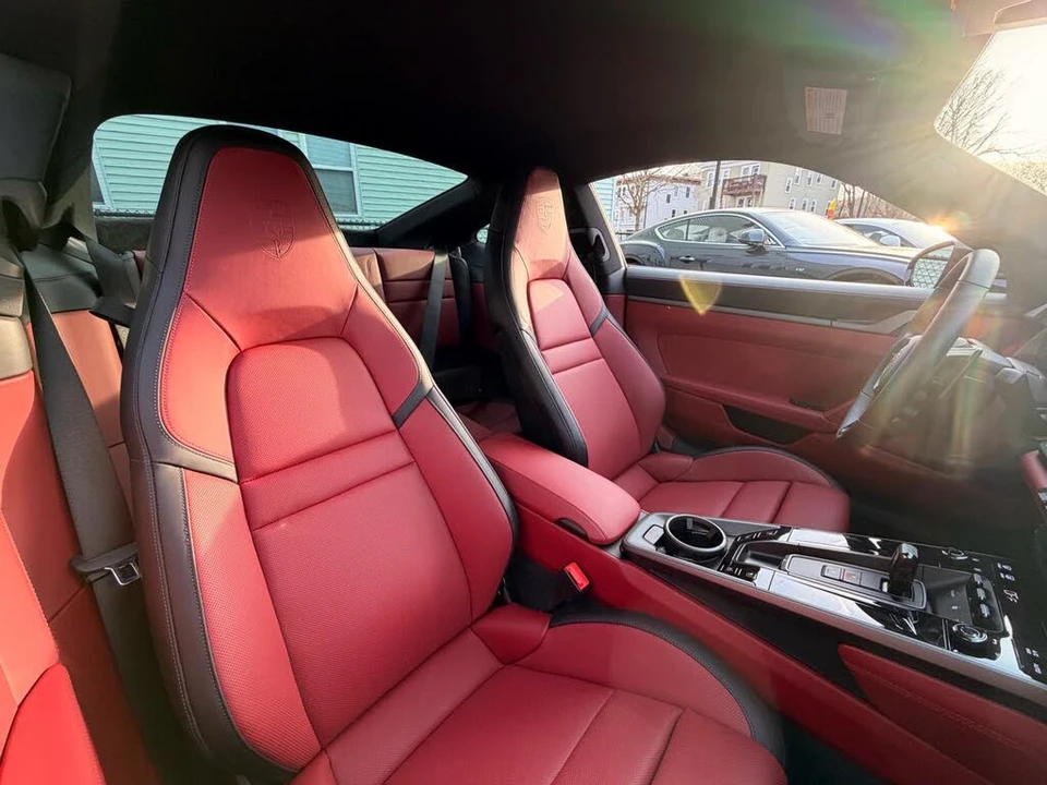 2025 Porsche 992 Carrera S - Image 21 of 31