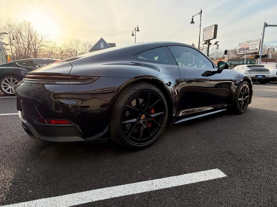 2025 Porsche 992 Carrera S - Image 8 of 31