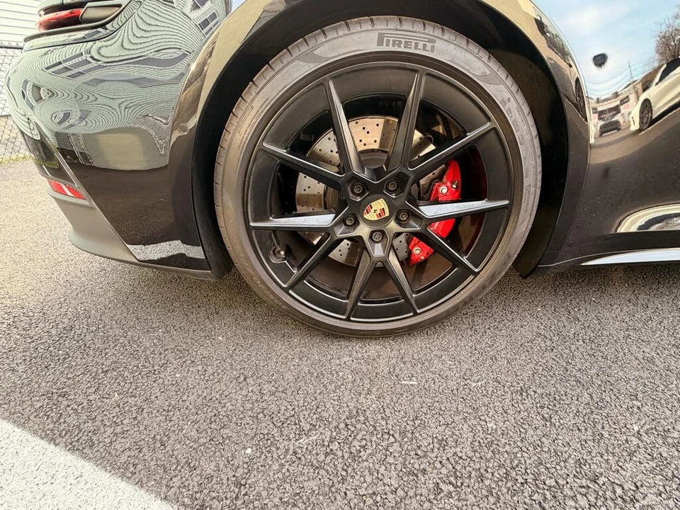 2025 Porsche 992 Carrera S - Image 19 of 31