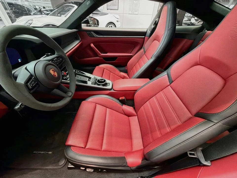 2025 Porsche 992 Carrera S - Image 5 of 6