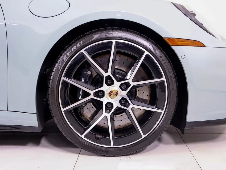 2025 Porsche 992 Carrera S - Image 21 of 29