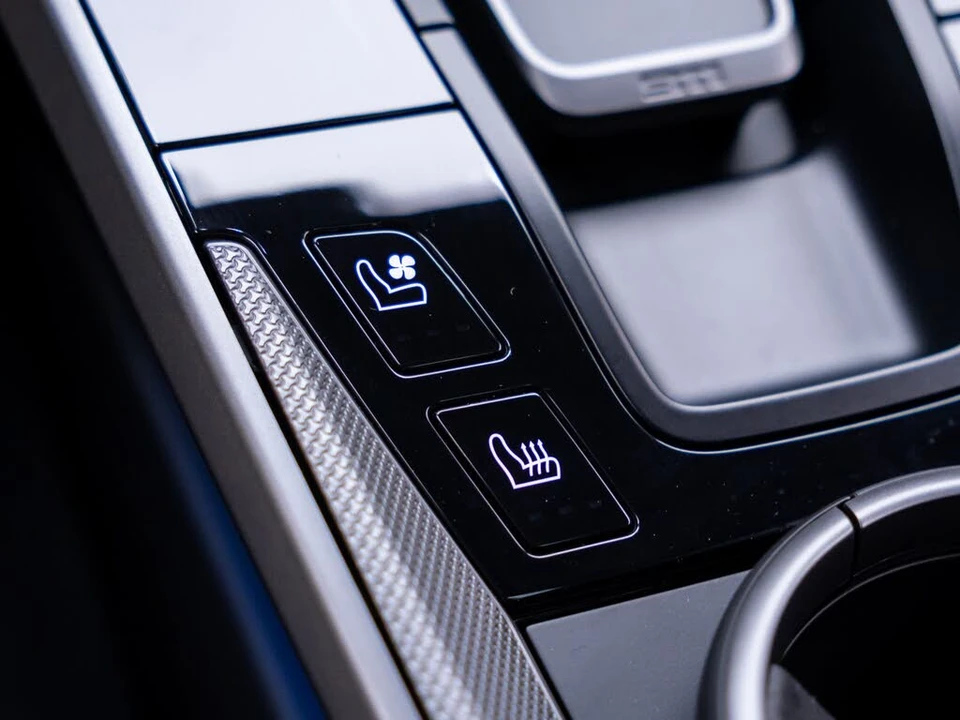 2025 Porsche 992 Carrera S - Image 24 of 31