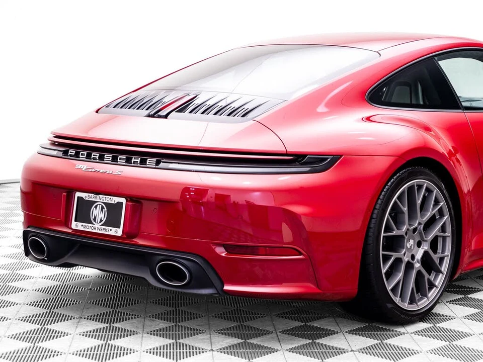 2025 Porsche 992 Carrera S - Image 28 of 31